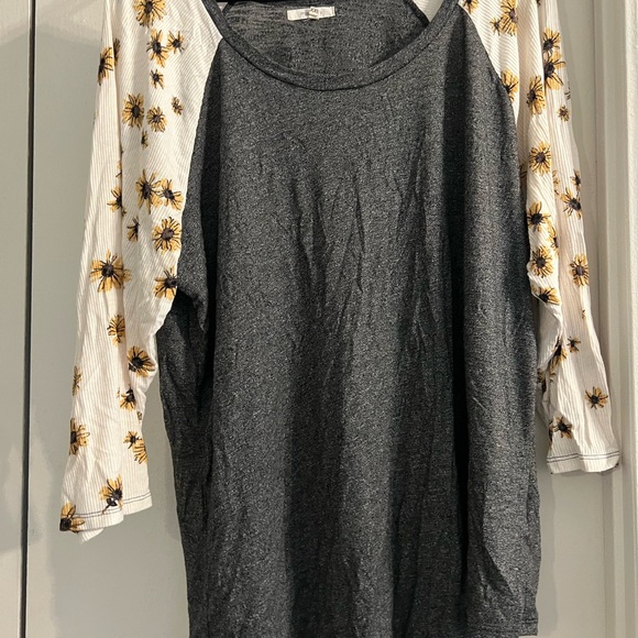 Maurices Charcoal and Sunflower Print Long Sleeve Top - Picture 1 of 2